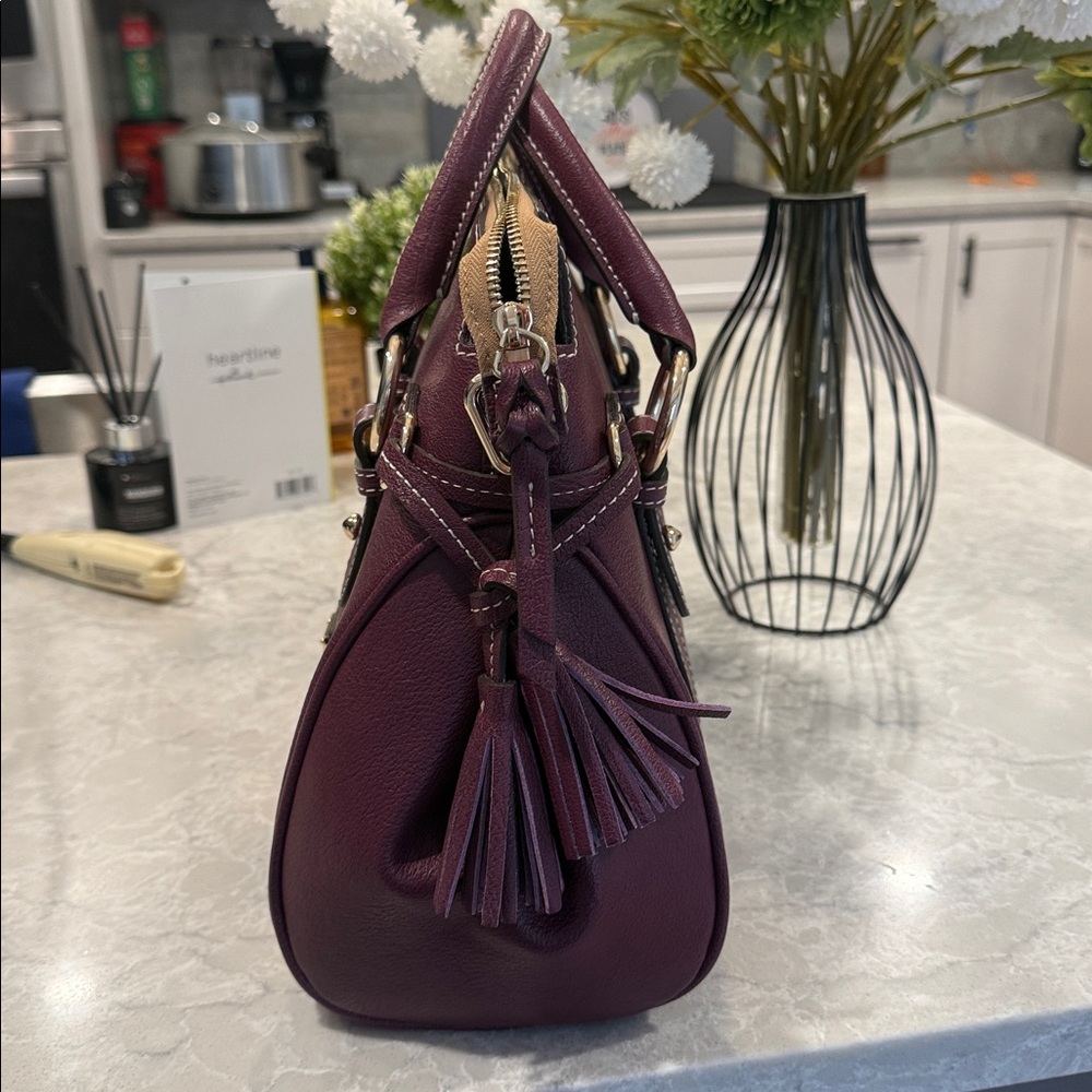 Dooney & Bourke Lucca pocket satchel 30 in wine/plum - Picture 4 of 10